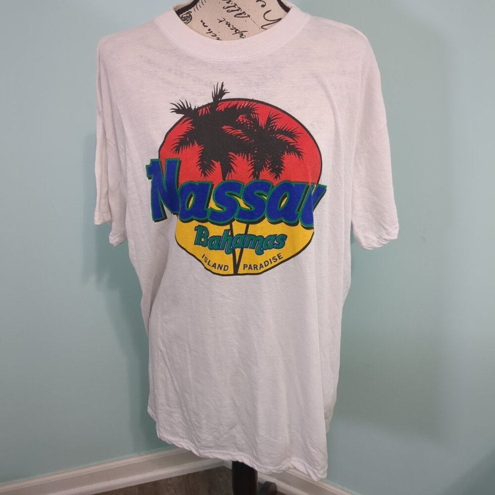 Nassau Bahamas T Shirt 2XL vintage XXL Short Sleeve Shirt palm tree graphic